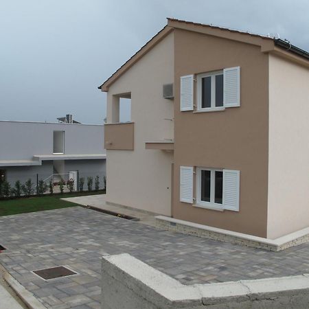 Apartments Mia Krk Krk Town Buitenkant foto